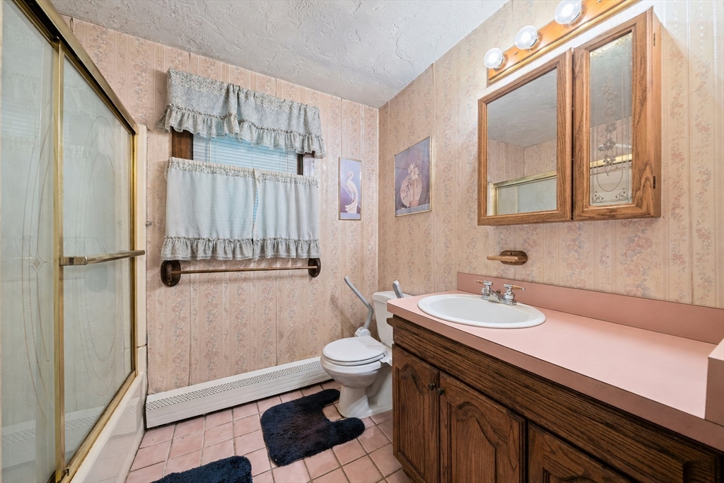 25 Roller Coaster Rd Property Photo 7