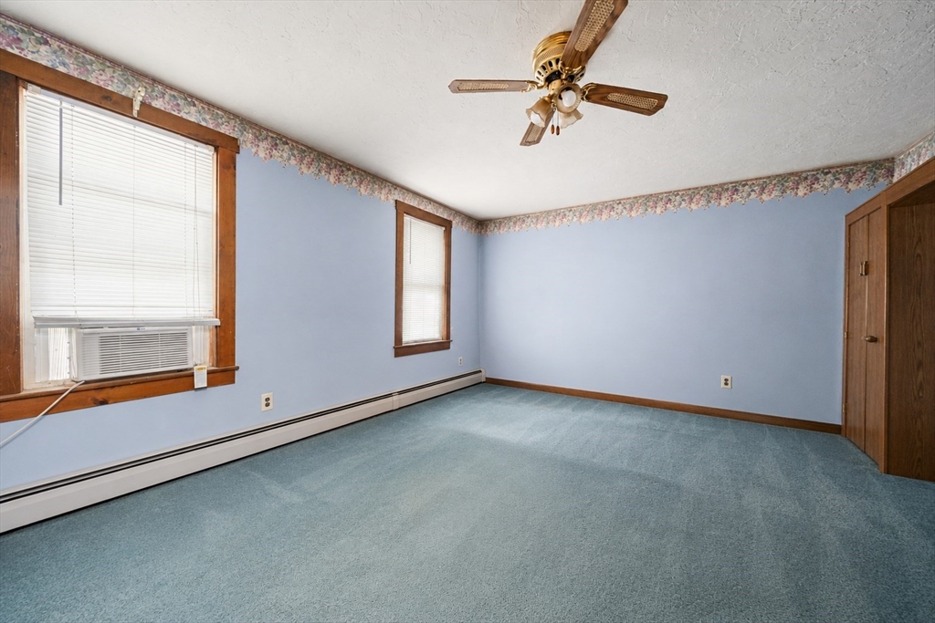 25 Roller Coaster Rd Property Photo 9