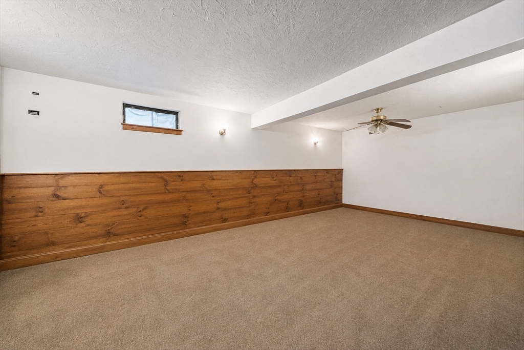 25 Roller Coaster Rd Property Photo 11