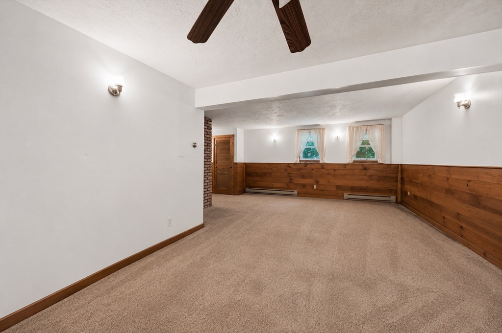 25 Roller Coaster Rd Property Photo 12