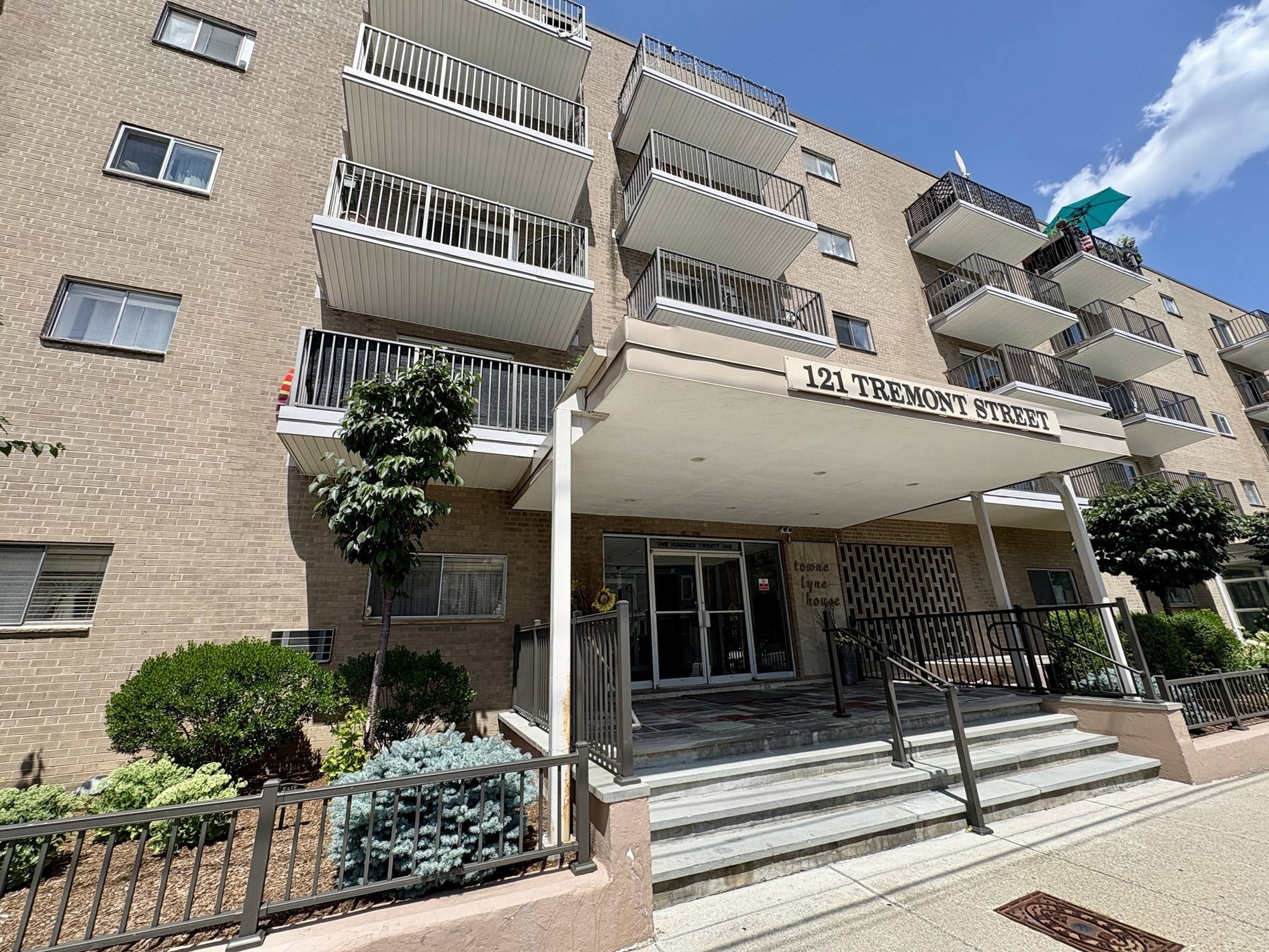 121 Tremont St # 215 Property Photo 17