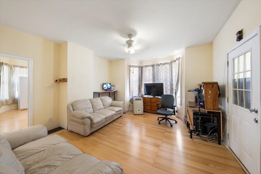 56-58 Pine St Property Photo 12