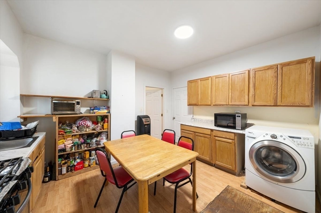 56-58 Pine St Property Photo 18