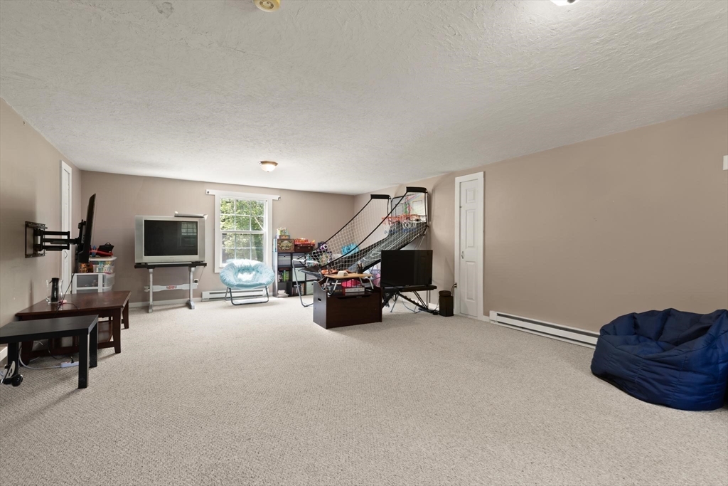 258 Warren St W Property Photo 21
