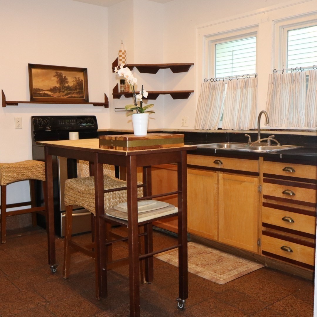 14 Castle St Property Photo 6