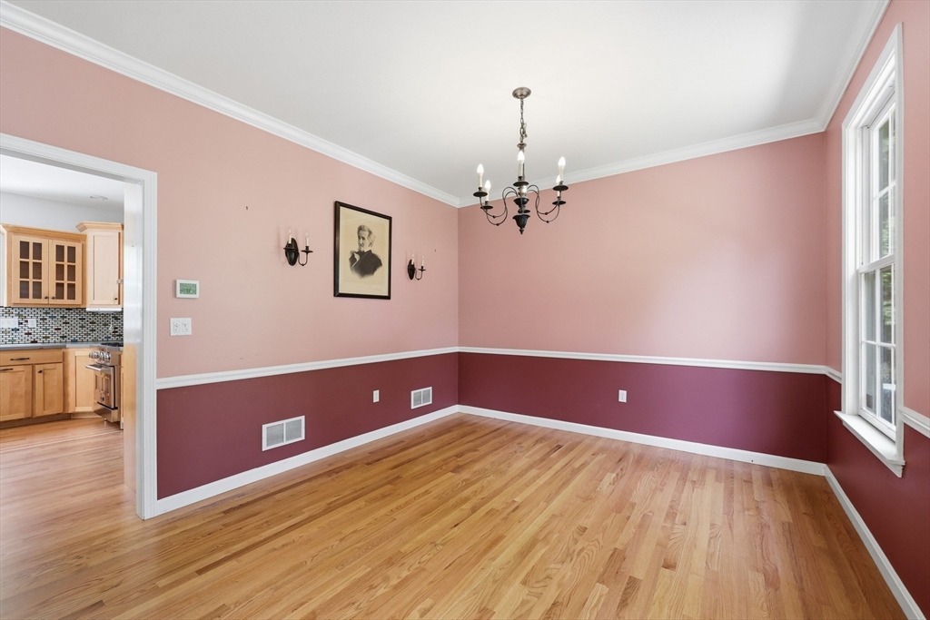 272 Aldrich St Property Photo 11