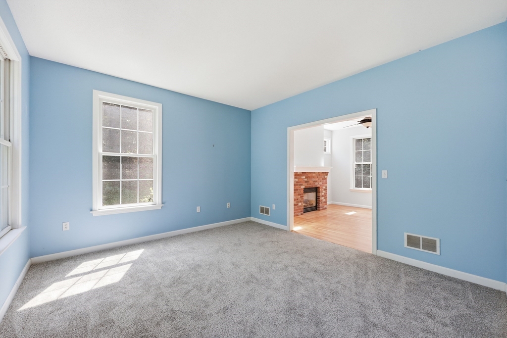 272 Aldrich St Property Photo 12
