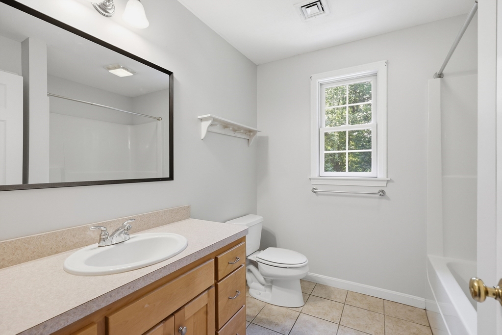 272 Aldrich St Property Photo 26