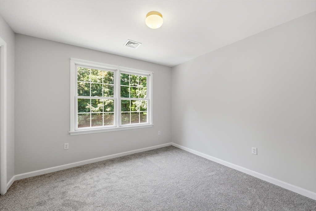 272 Aldrich St Property Photo 27