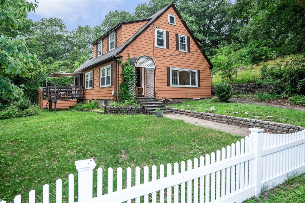160 Forest St Property Photo 1