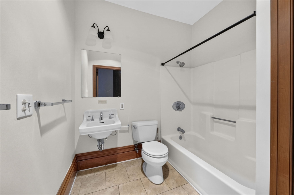 533 Locust St # 4 Property Photo 7
