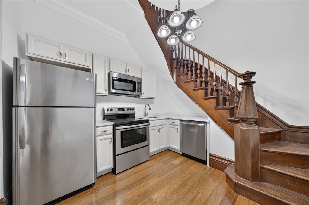 533 Locust St # 8 Property Photo 11