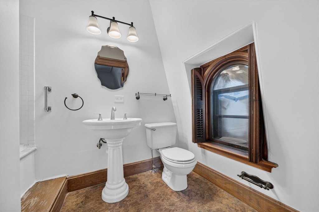 533 Locust St # 8 Property Photo 13