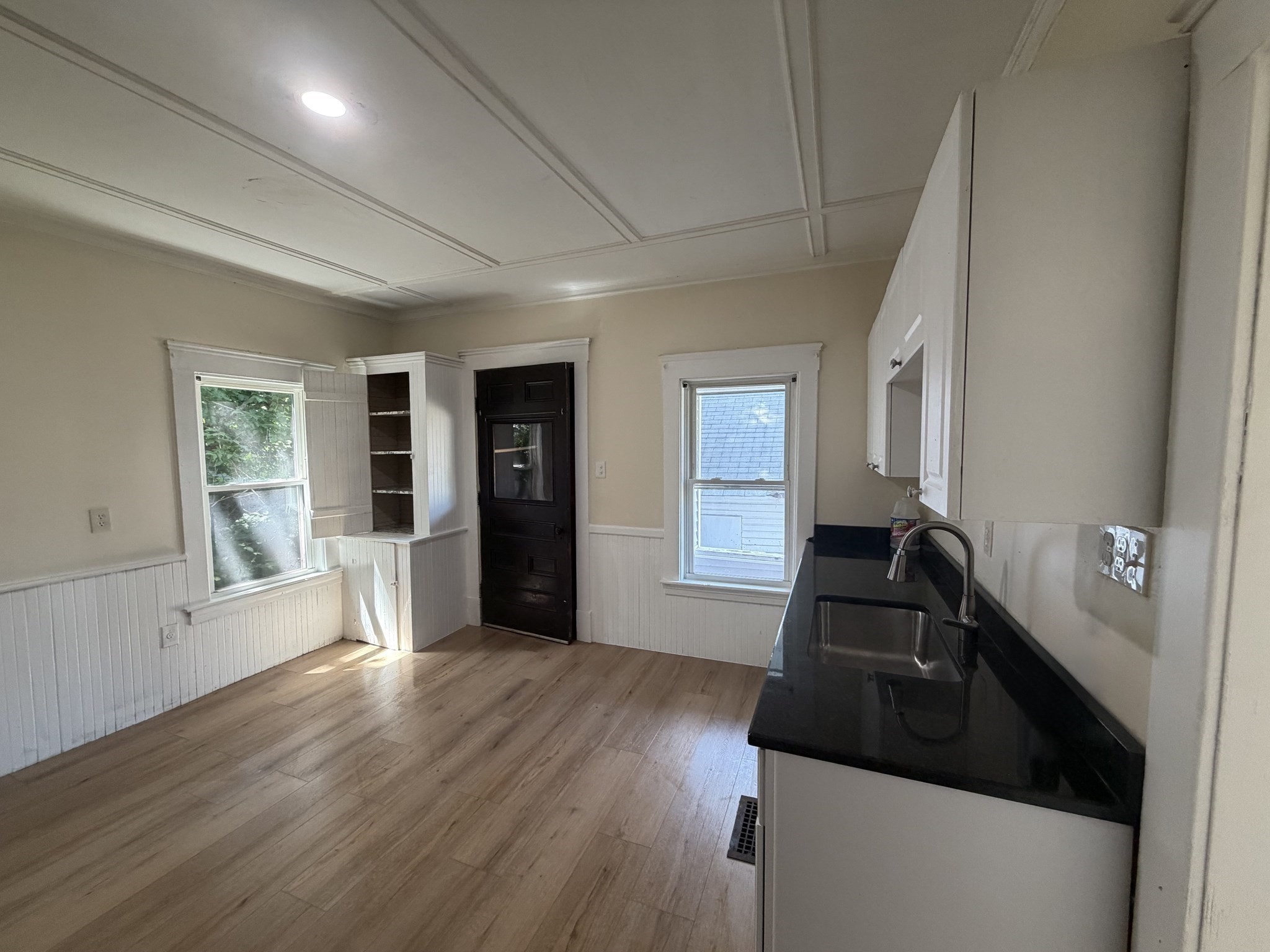 26-28 Devens St Property Photo 4