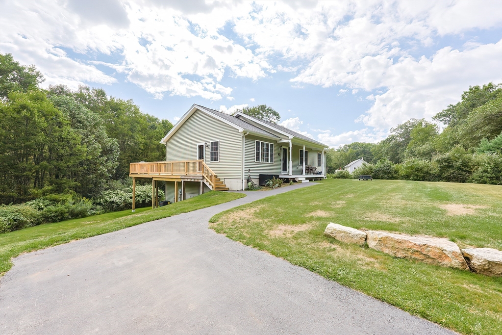30 Town Farm Rd Property Photo 2