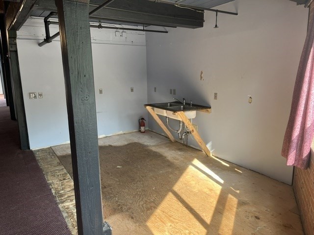 50 Grove St Property Photo 13