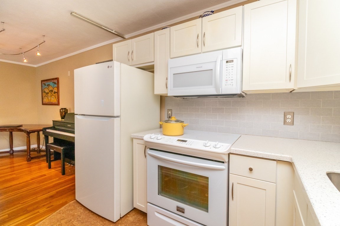 5 Cass Street # 12 Property Photo 9