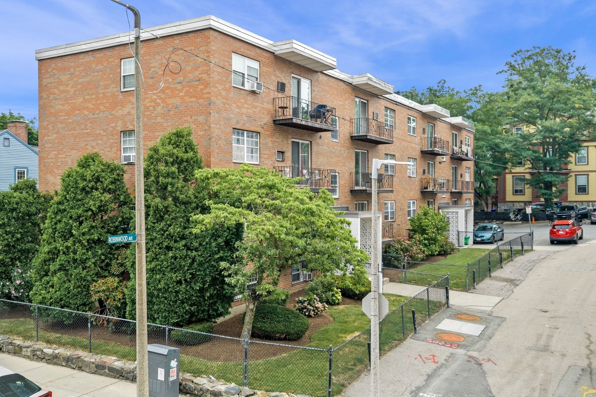 4 Robinwood Avenue # 6 Property Photo 1