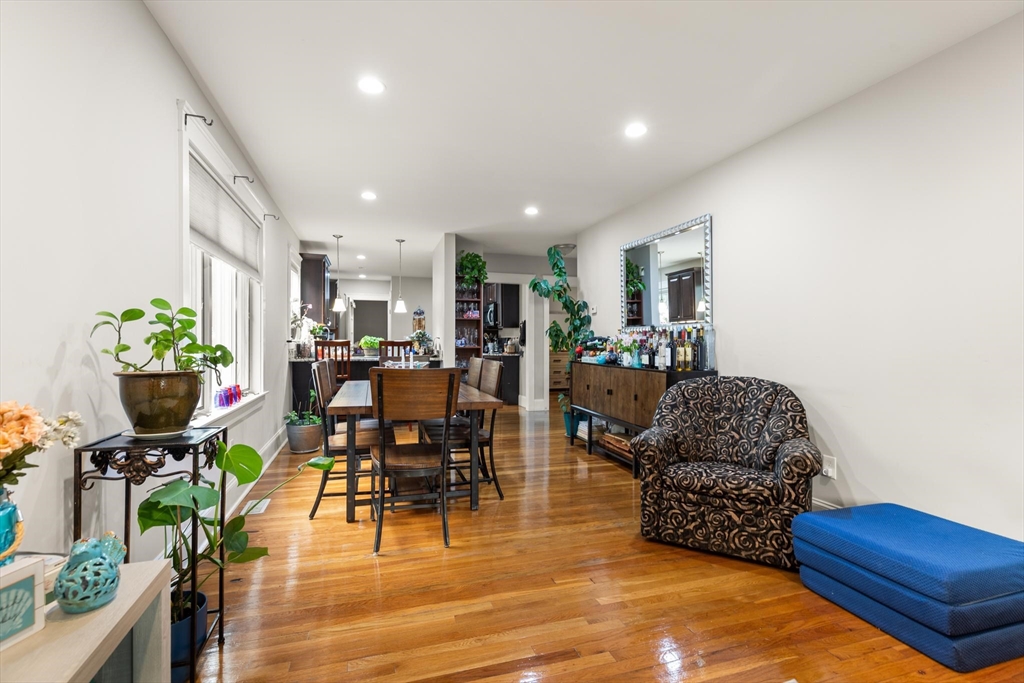 60 Durso Ave Property Photo 8