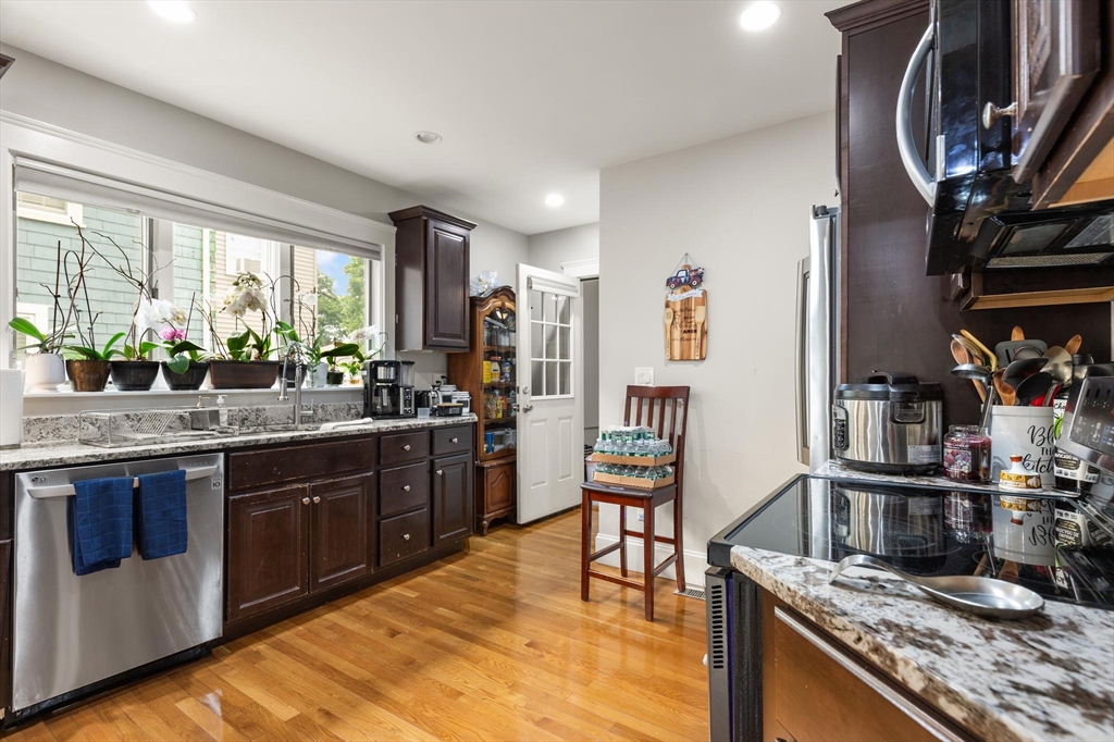 60 Durso Ave Property Photo 16