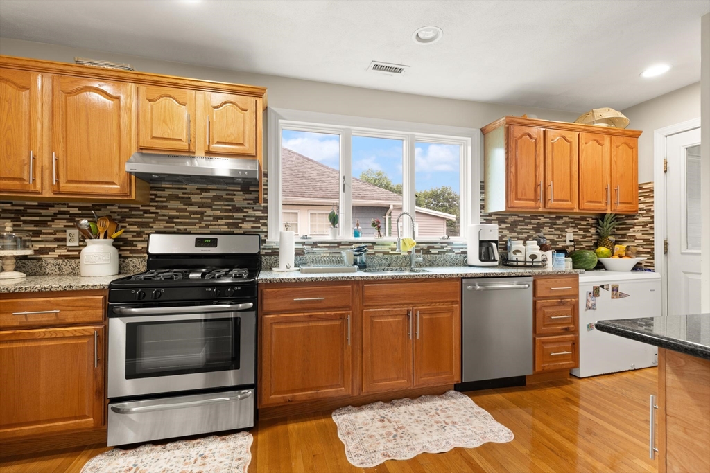 60 Durso Ave Property Photo 23