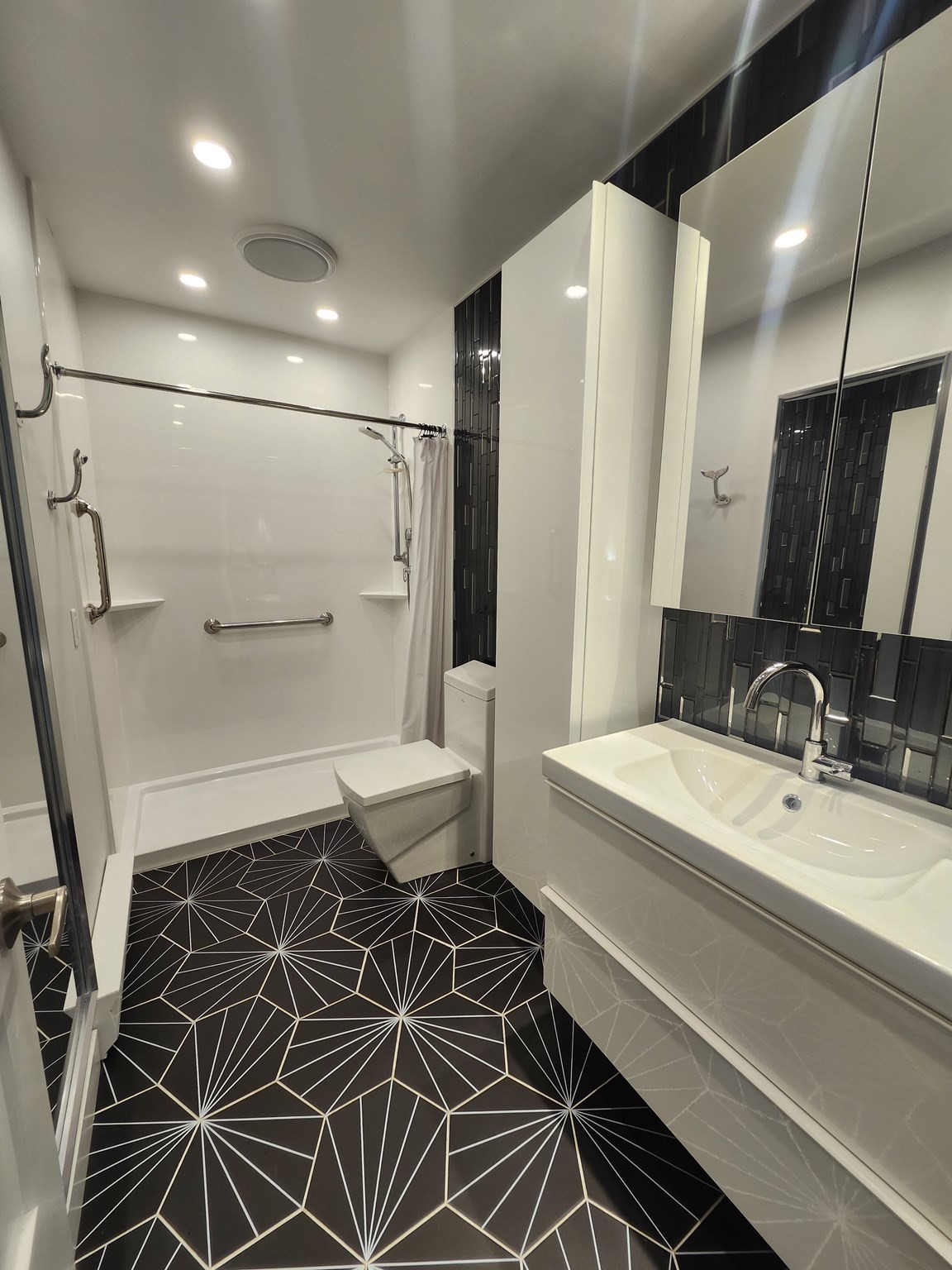 3 Howland Cir # 3 Property Photo 14
