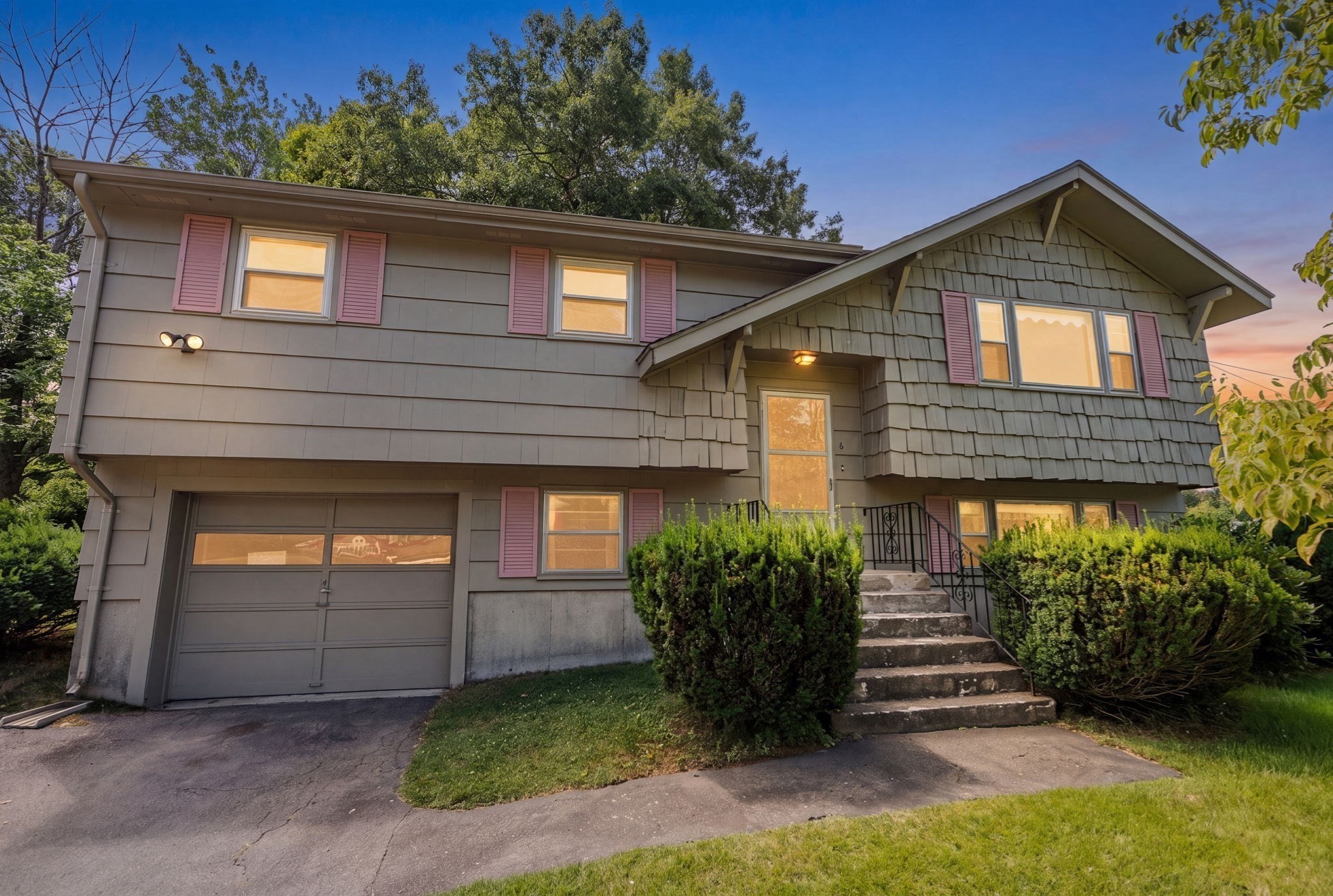 6 Gallagher Drive Property Photo 2