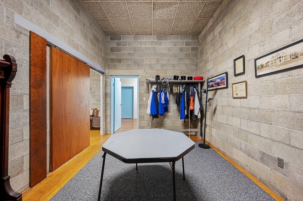 27 Brandes St Property Photo 8