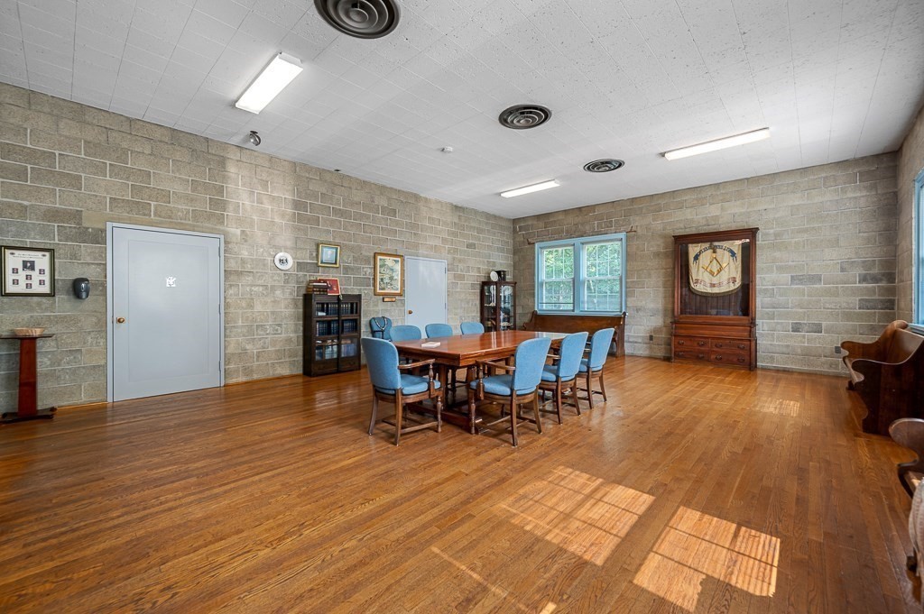 27 Brandes St Property Photo 11