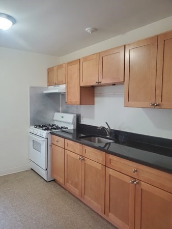 5 Victory Road # 5 Property Photo 1