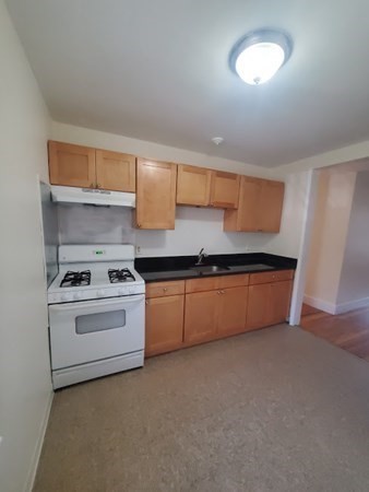 5 Victory Road # 5 Property Photo 2