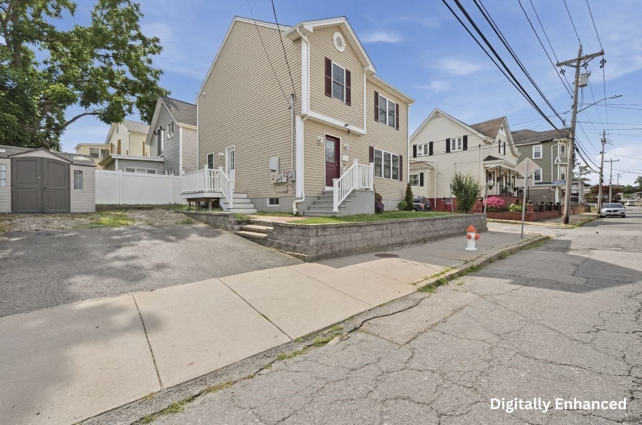 414 Bay Street Property Photo 3
