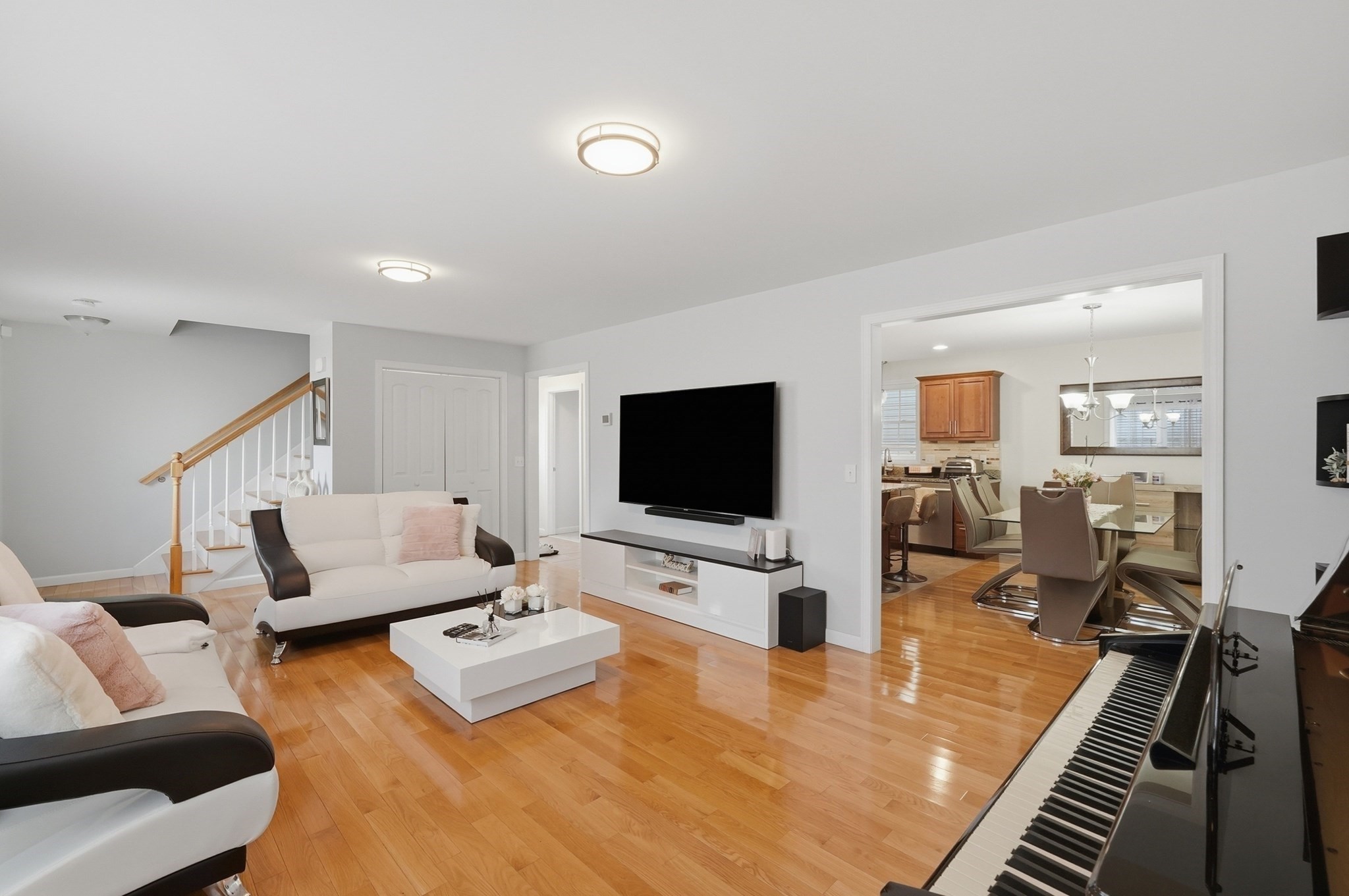 414 Bay Street Property Photo 5