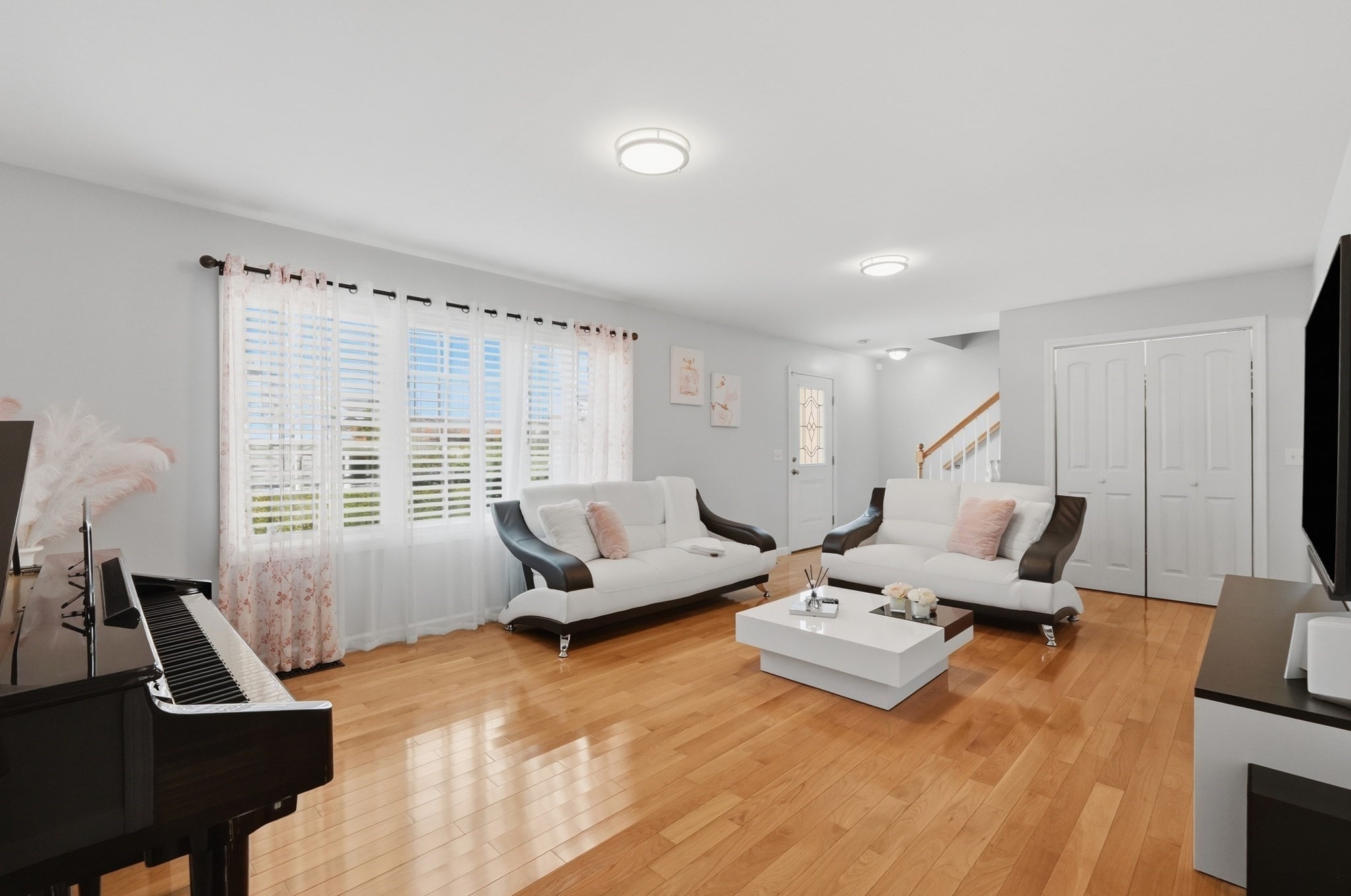 414 Bay Street Property Photo 7