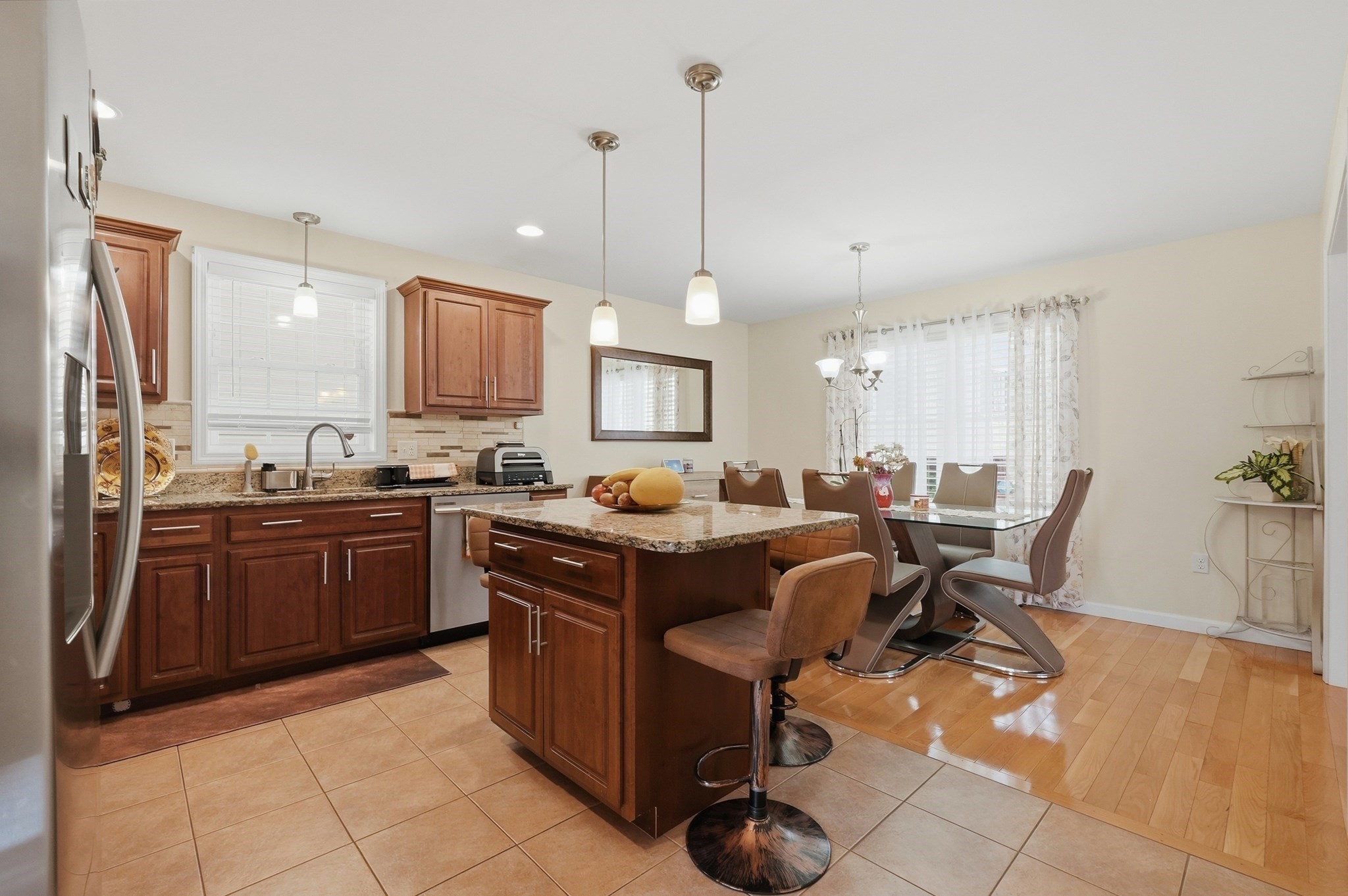 414 Bay Street Property Photo 8