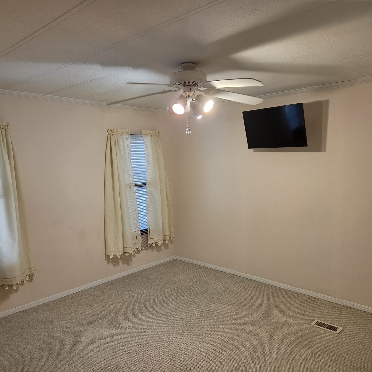 10 Clayton Drive Property Photo 5