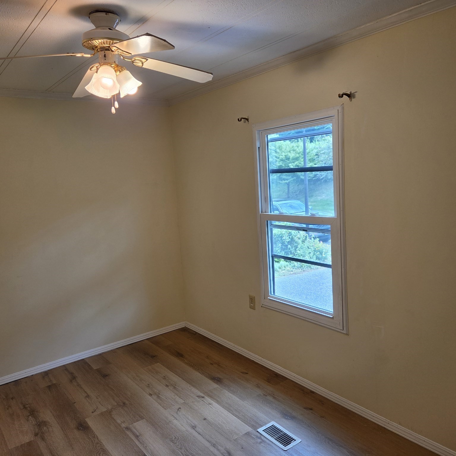 10 Clayton Drive Property Photo 16