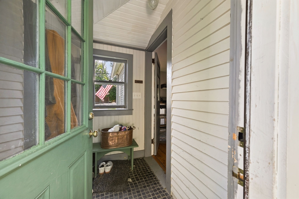 38 Summer St Property Photo 4