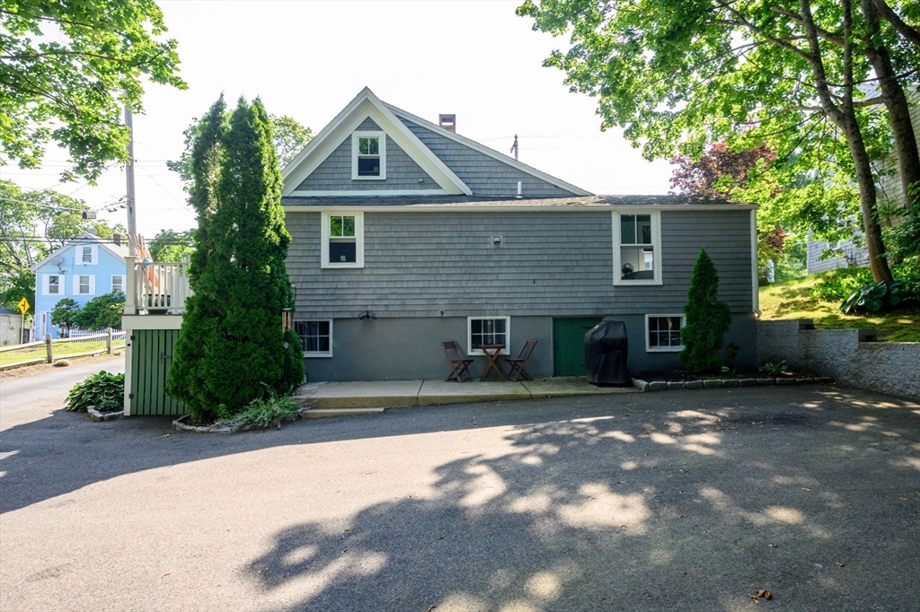 38 Summer St Property Photo 25