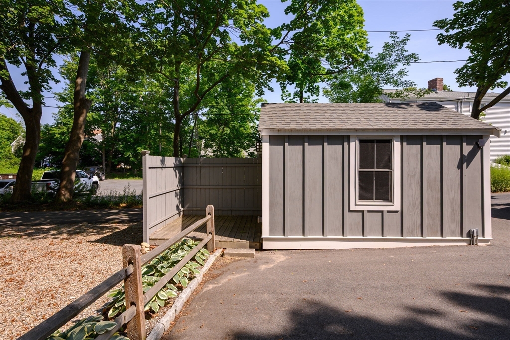 38 Summer St Property Photo 30