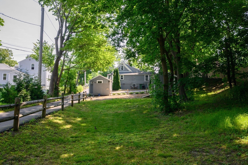 38 Summer St Property Photo 32