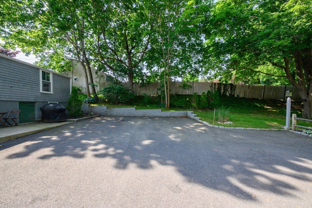 38 Summer St Property Photo 34