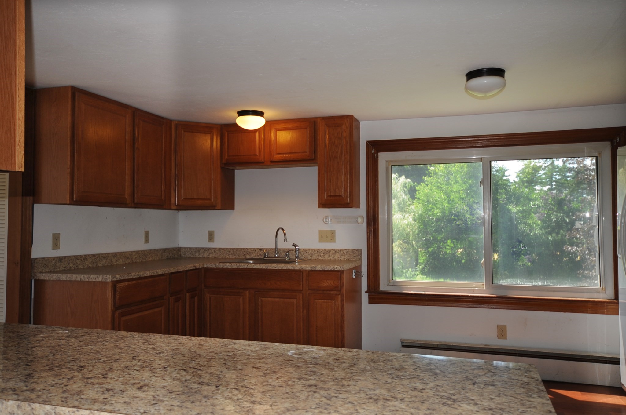 28 Pleasant St Property Photo 4