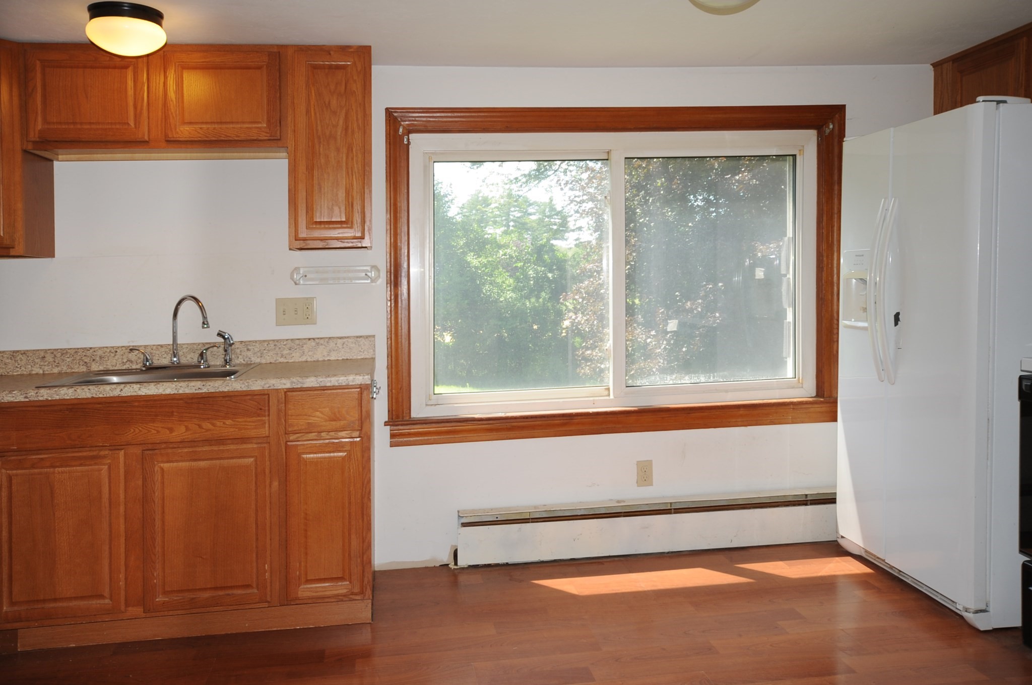 28 Pleasant St Property Photo 5