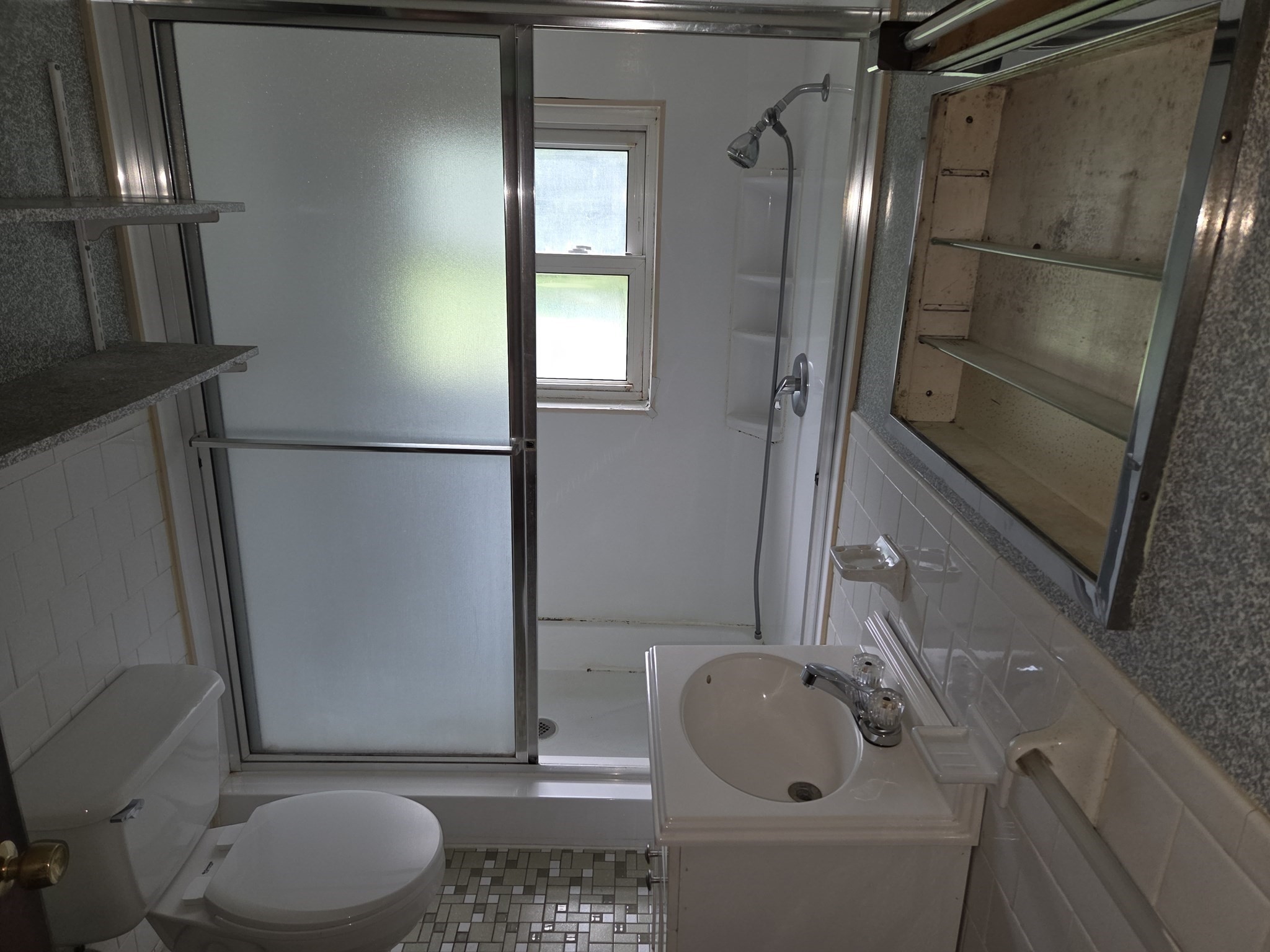 28 Pleasant St Property Photo 6