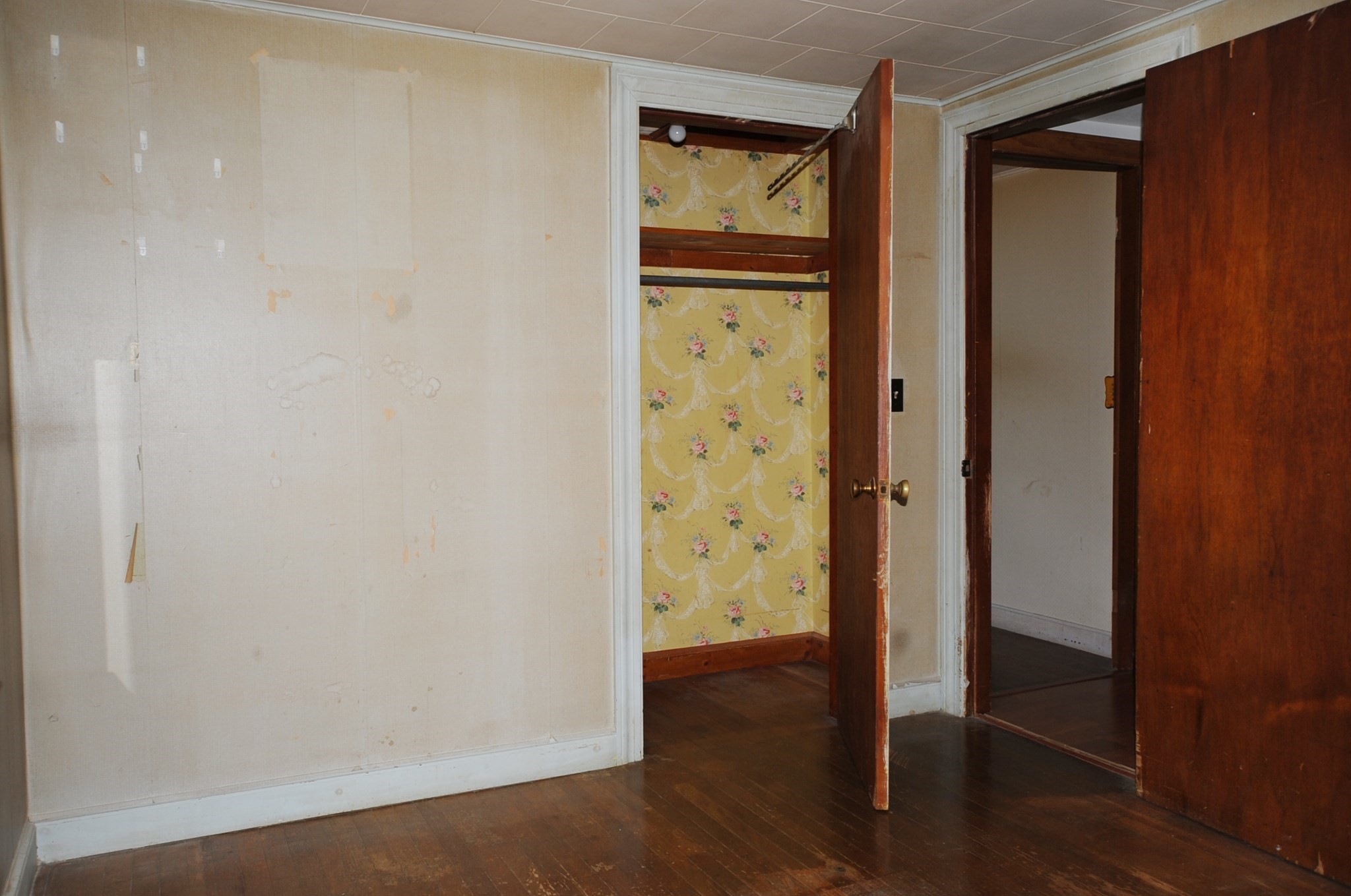 28 Pleasant St Property Photo 8