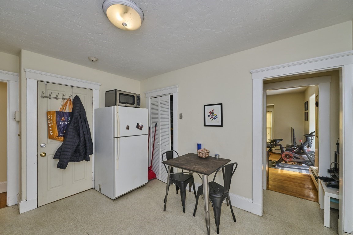 408-410 Crescent St Property Photo 28