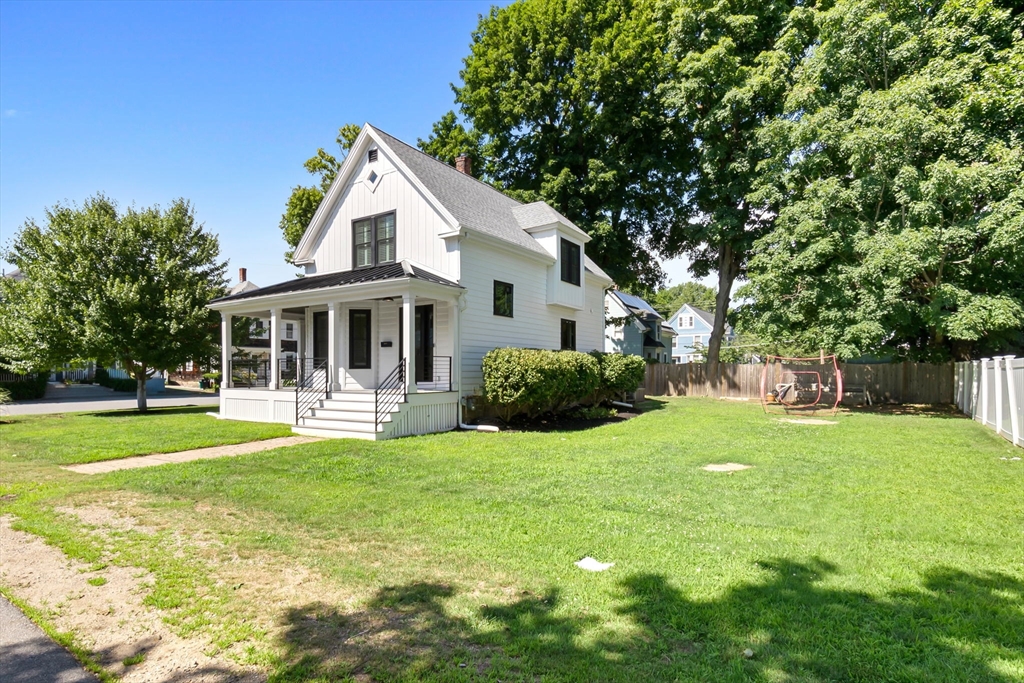 13 Pleasant St Property Photo 2