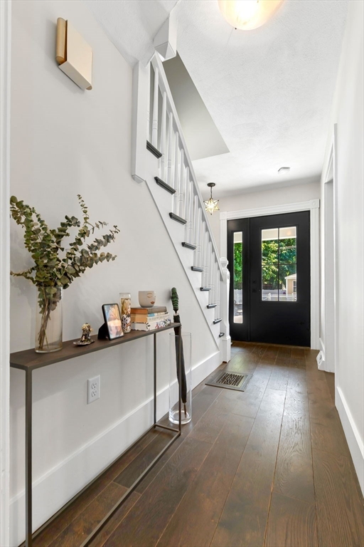 13 Pleasant St Property Photo 19