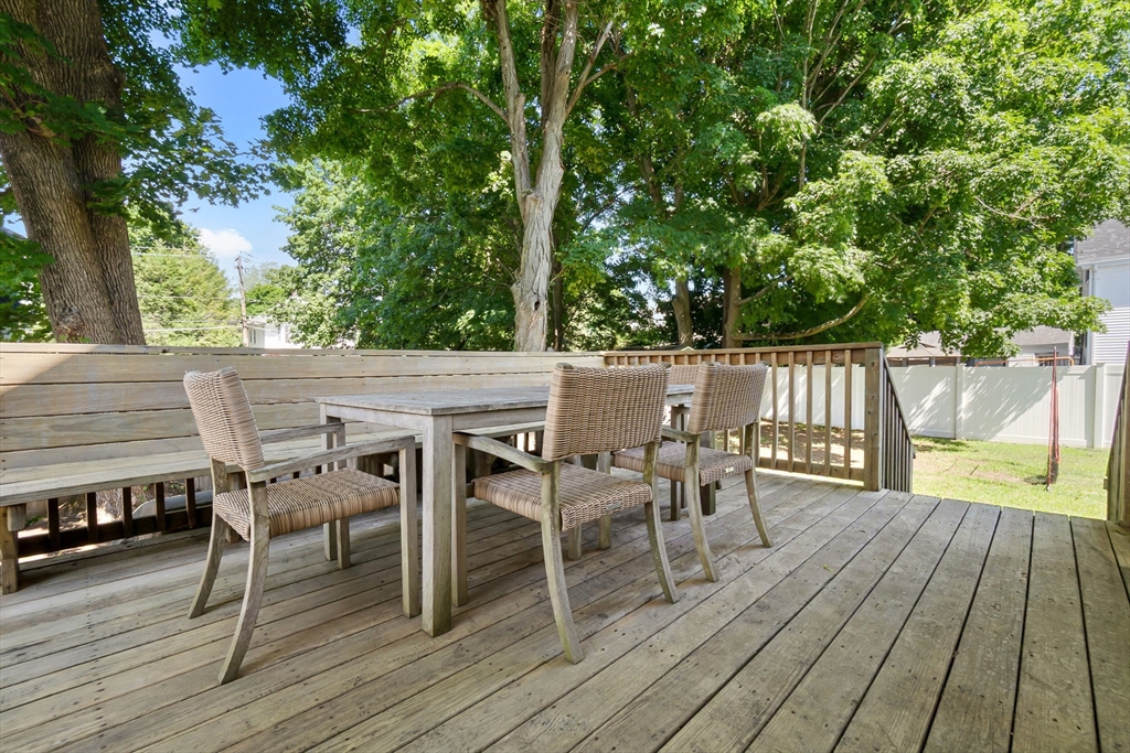 13 Pleasant St Property Photo 32
